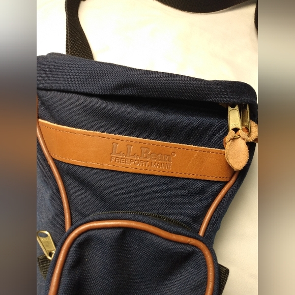 L.L Bean Freeport Maine Leather trim toggles YYK zip camera Fanny pack hip bag - Picture 5 of 13